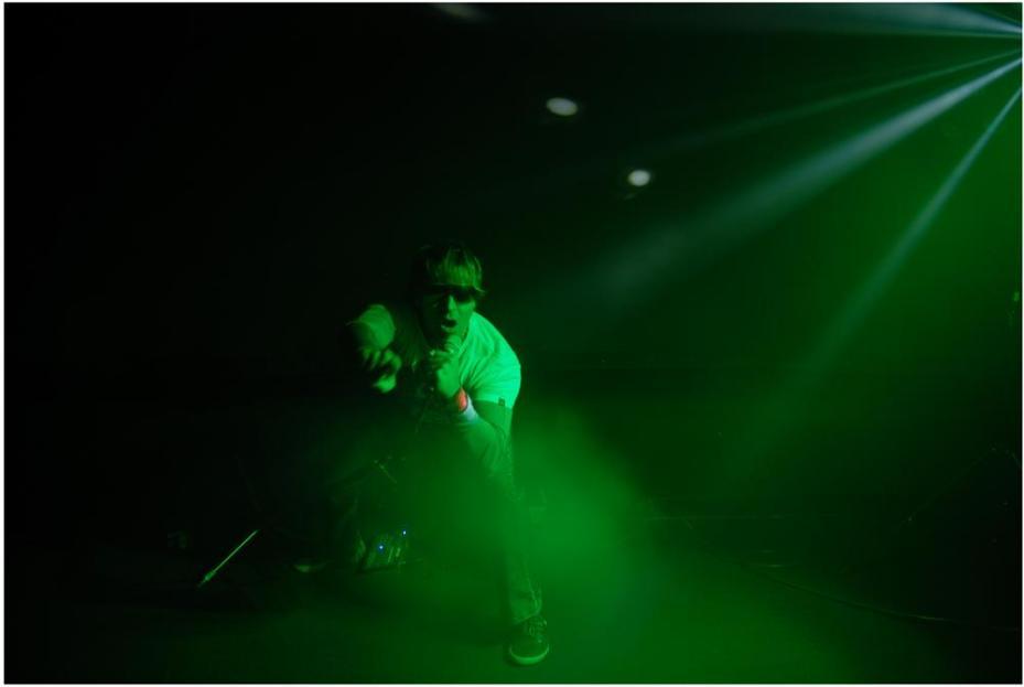 Compact DMX Fog Machine with Timer Remote - CHAUVET