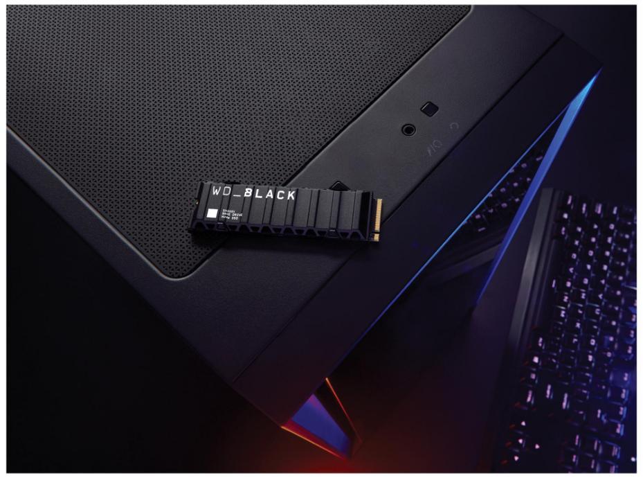 WD Black SN850X NVMe with Heatsink M.2 2280 Solid State Drive, 2TB - WDS200T2XHE