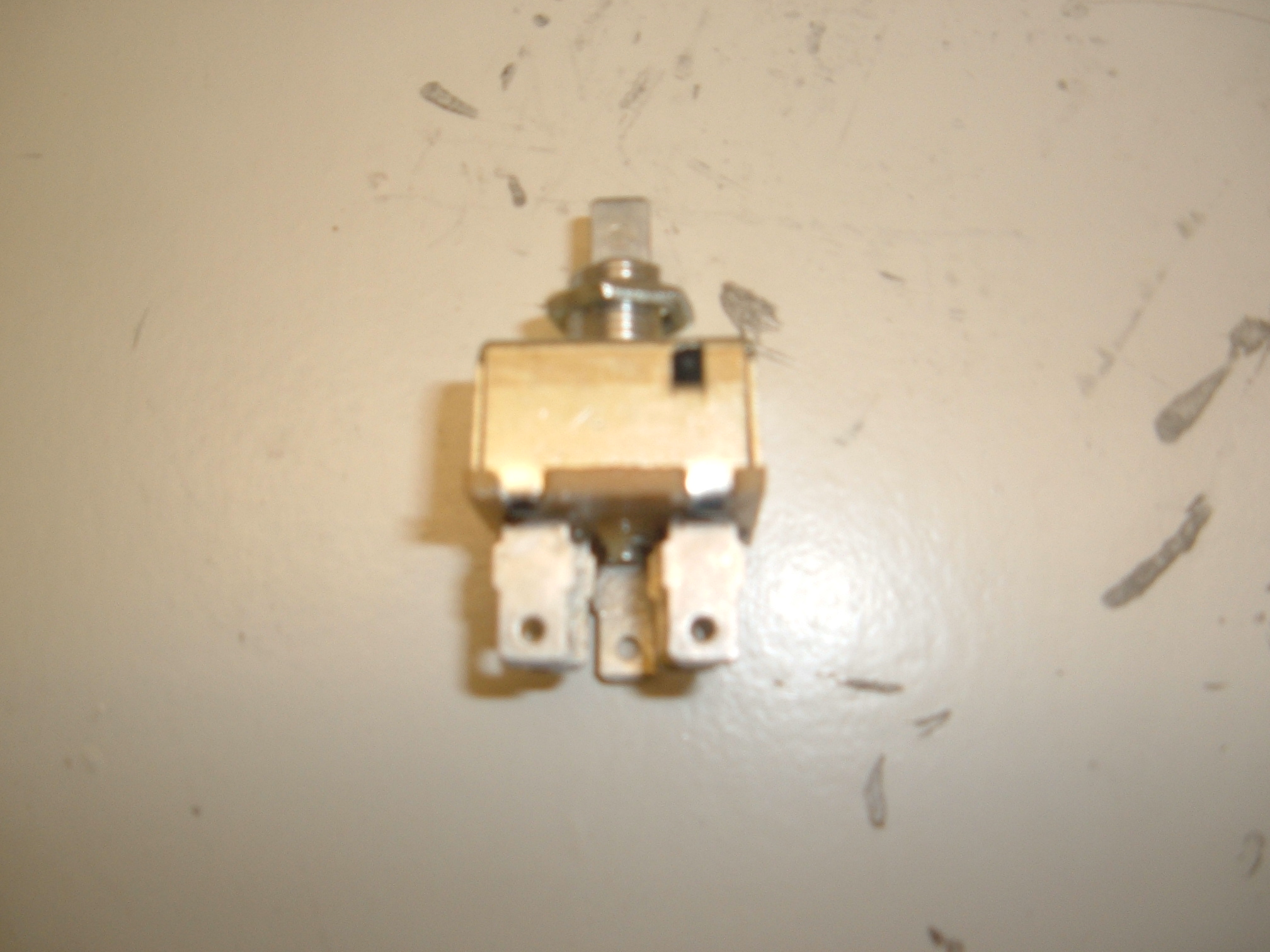 Aircon Pressure Switch – AutoAir 43-AAG0201