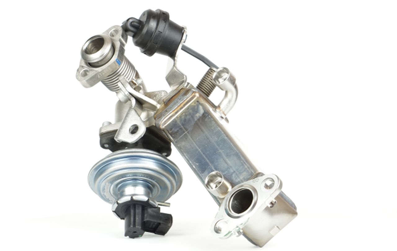 MAHLE PC Exhaust gas recirculation cooler (EGR-cooler) CE12000P