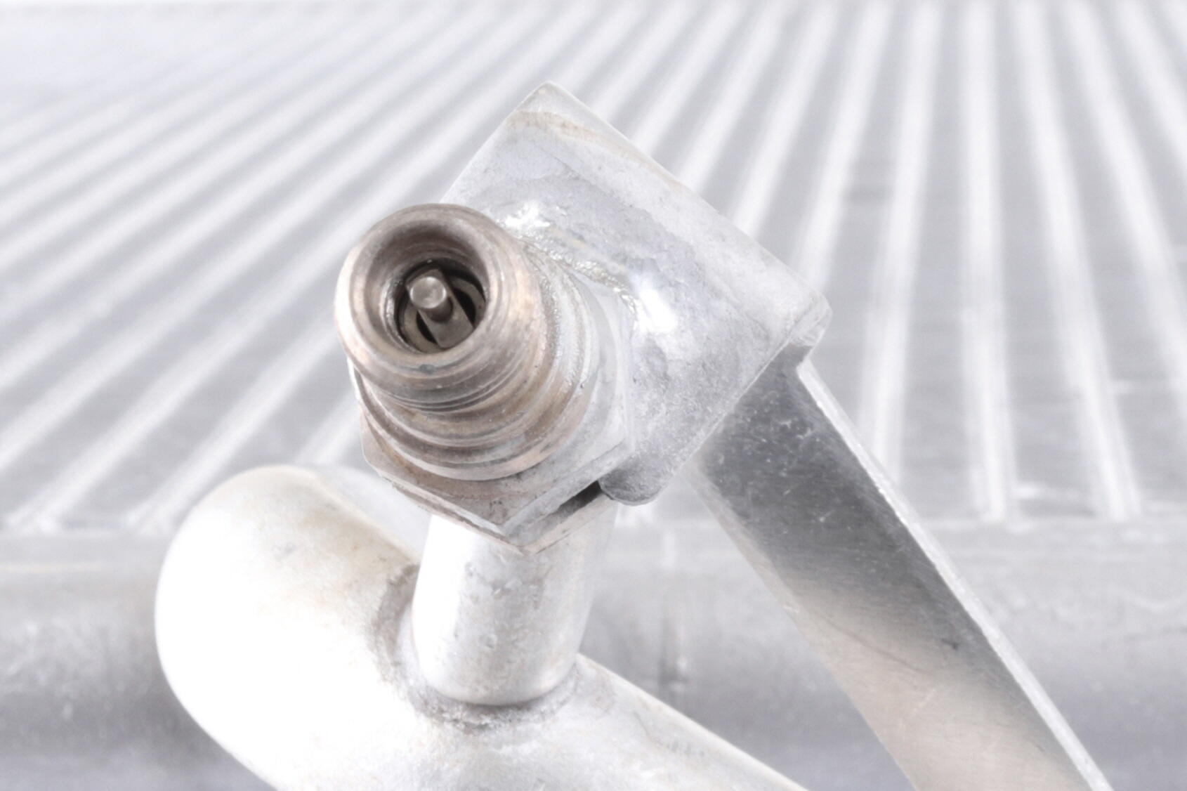 VEMO Condenser, air conditioning V15-62-1025